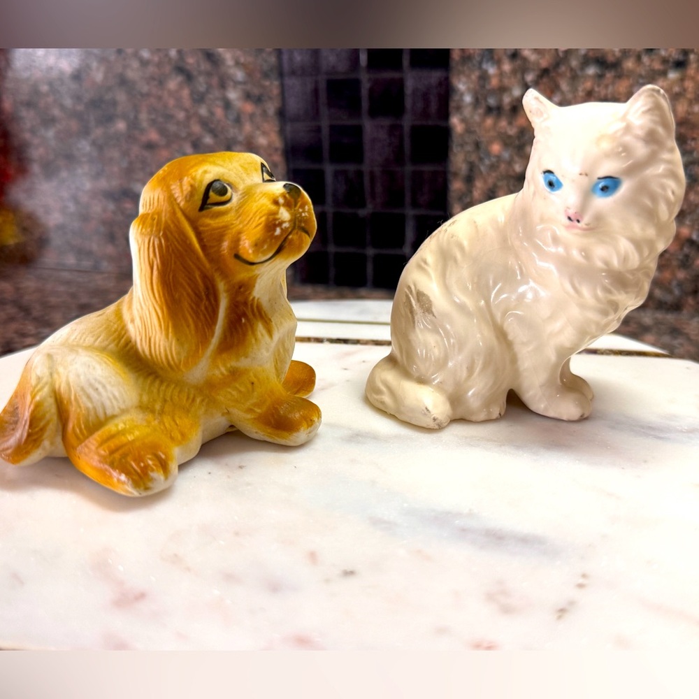 Miniature Cat & Dog Figurines Kitty And Puppy Best Friends China & Taiwan MCM
